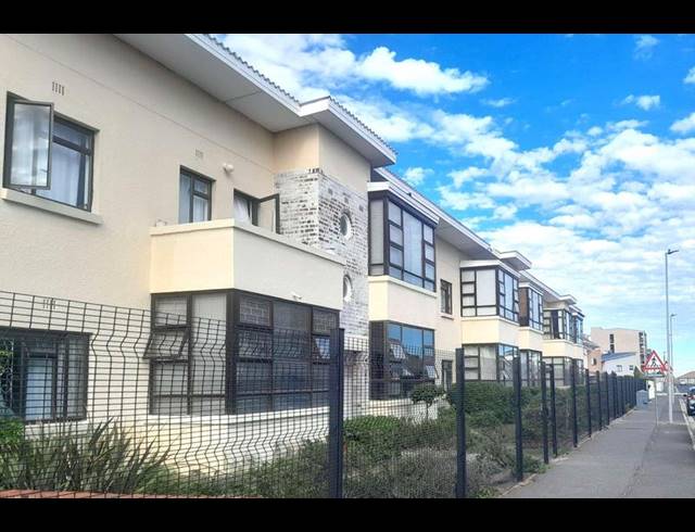 2 BEDROOM APARTMENT FOR SALE IN FISH HOEK
